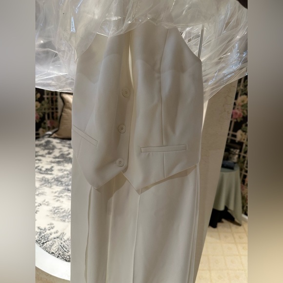 Alice + Olivia Robin Mixed-Media Halterneck Jumpsuit - Picture 9 of 11